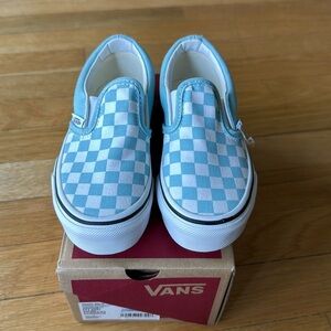 NWT Vans light blue and white check Classic Slip-On kids size 11.5